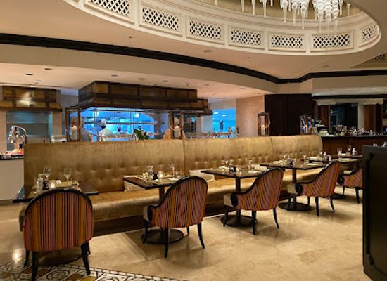 united-arab-emirates/northern-emirates/restaurant/the-terrace-on-the-corniche