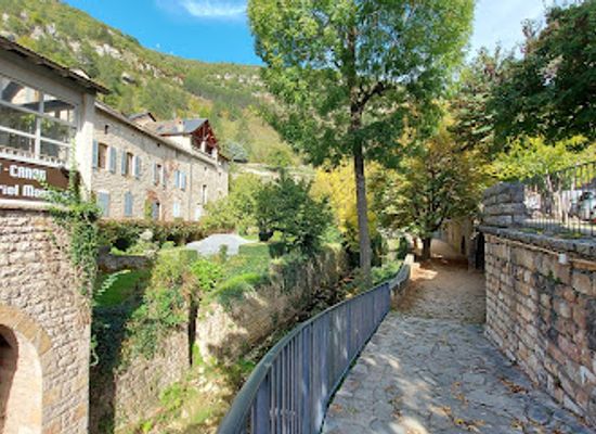 france/cévennes-national-park/restaurant/le-petit-paris