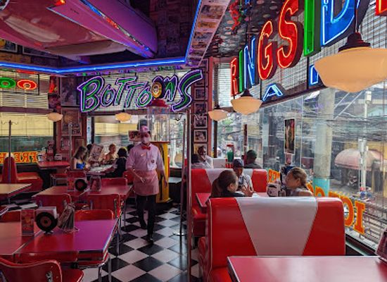 philippines/manila/restaurant/filling-station-bar-and-cafe