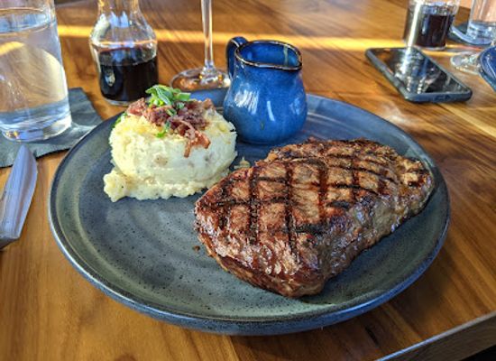 idaho/lost-river-valley/restaurant/crave-kitchen-bar