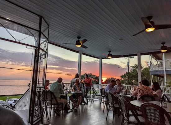 louisiana/lake-pontchartrain/restaurant/rips-on-the-lake