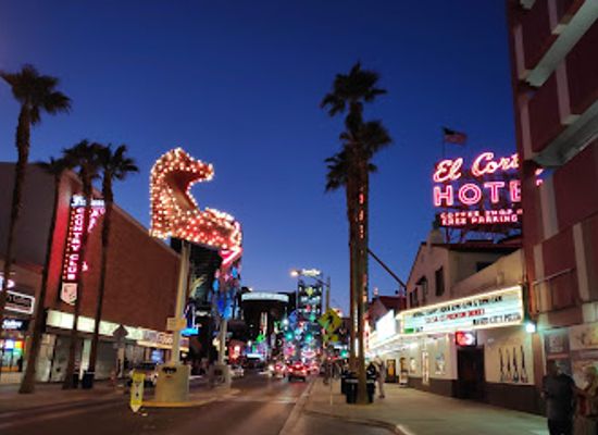 nevada/las-vegas/downtown-las-vegas/restaurant/park-on-fremont