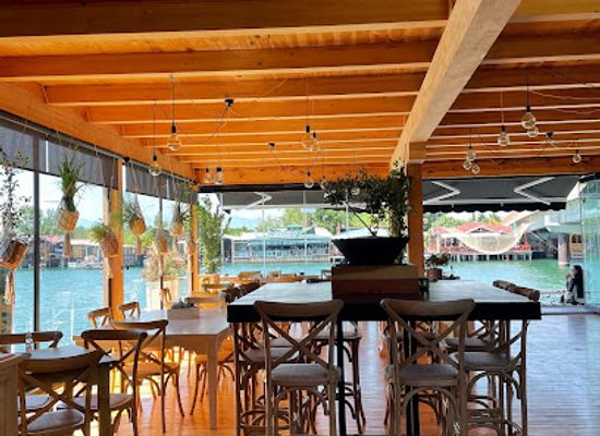 montenegro/ada-bojana/restaurant/samador