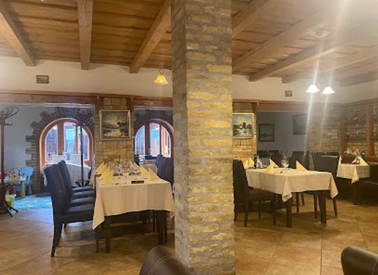 hungary/kecskemet/restaurant/sasfeszek-etterem