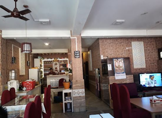 bhutan/tsirang/restaurant/paradise-tomza