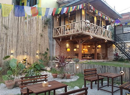 nepal/kathmandu/swayambhunath/restaurant/basuri-restaurant