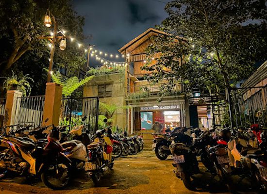 vietnam/buon-ma-thuot/restaurant/vagabonds-home-more