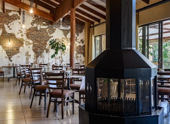 south-africa/drakensberg/restaurant/the-bell-whistle