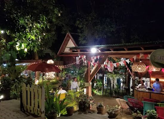 laos/luang-prabang-range/restaurant/le-cafe-bistro-ban-vat-sene