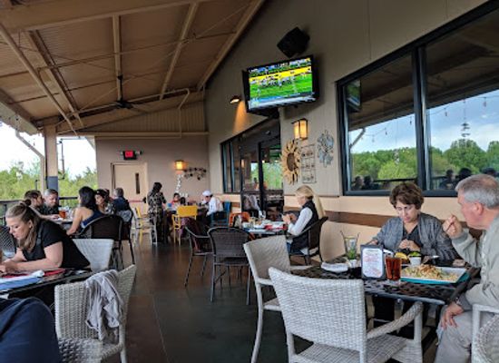 virginia/blue-ridge-highlands/restaurant/the-bungalow-lakehouse