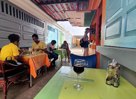 cabo-verde/espargos/restaurant/cantinho-de-celene-sucupira