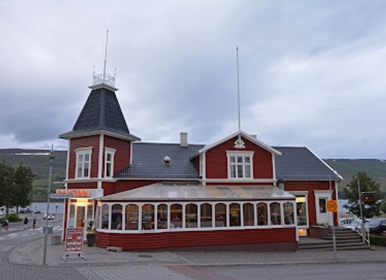 iceland/akureyri/restaurant/subway