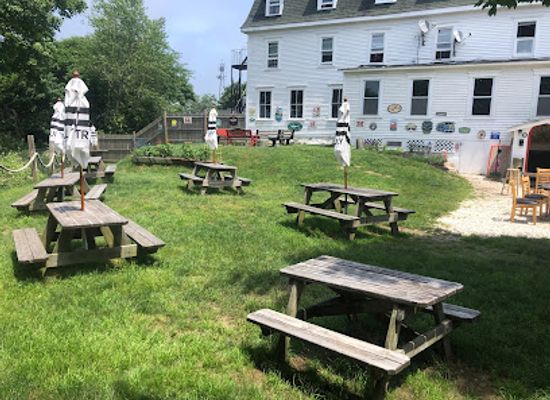 rhode-island/block-island/restaurant/club-soda