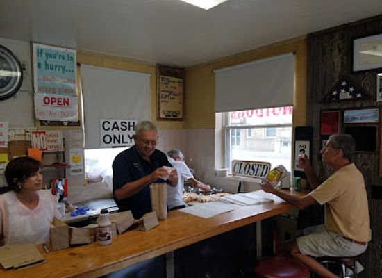 west-virginia/fairmont/restaurant/yann-s-hot-dog-stand