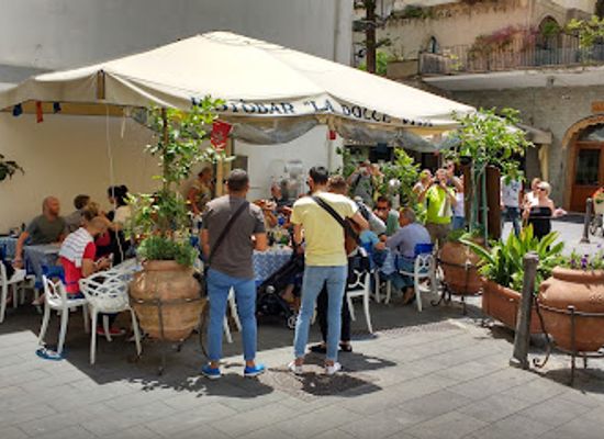 italy/amalfi-coast/restaurant/trattoria-dei-cartari