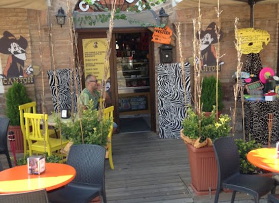 italy/urbino/restaurant/canyon-fast-food