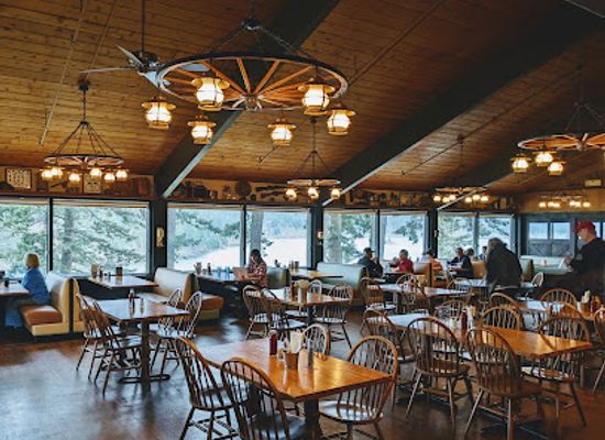 oregon/cascade-range/restaurant/bridgeside