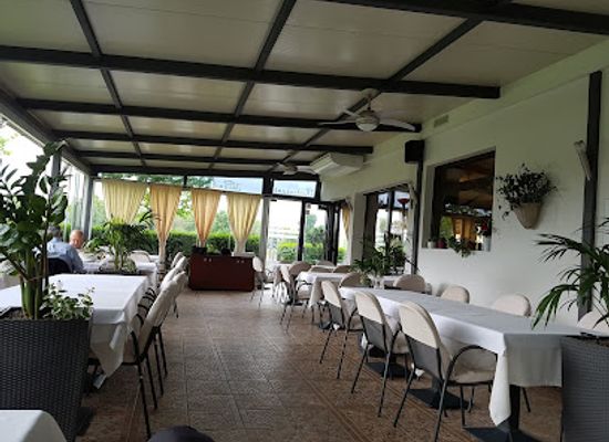 croatia/zagreb/jarun-lake/restaurant/jarunski-dvori