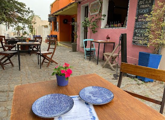 uruguay/colonia-del-sacramento/restaurant/restaurante-pasaje-las-flores