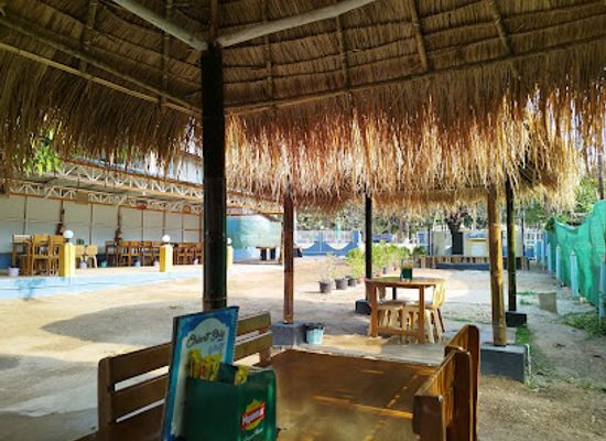 myanmar-burma/pyay/restaurant/chiwit-sbuy-food-garden-car-wash