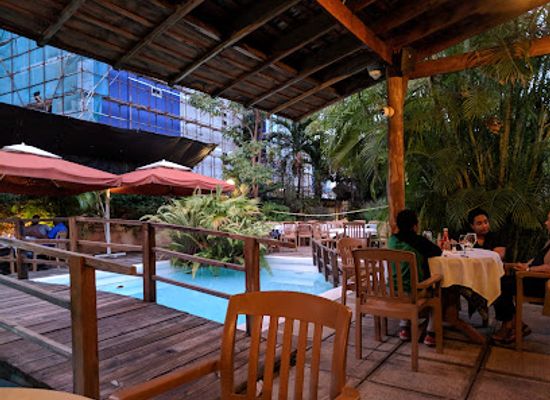 jamaica/st-thomas-lowlands/restaurant/south-avenue-grill