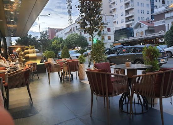 albania/shkodra-highlands/restaurant/aroma-restorant
