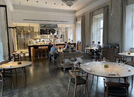 lithuania/vilnius/restaurant/nineteen18