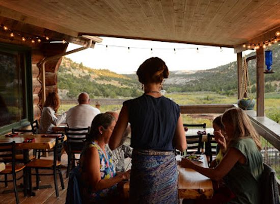 utah/henry-mountains/restaurant/sweetwater-kitchen