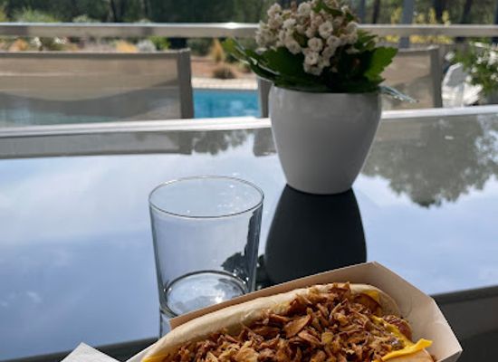 france/provence/restaurant/real-hot-dogs