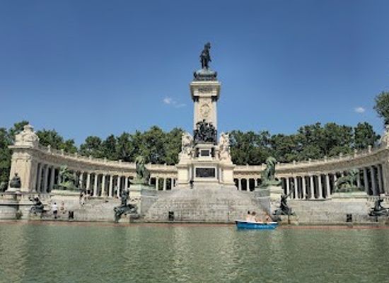 spain/madrid/retiro/restaurant/estanque-grande-del-retiro