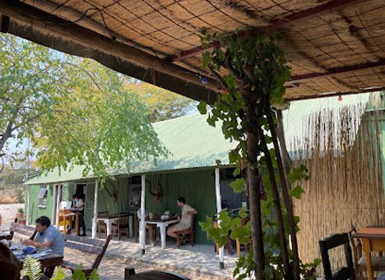 botswana/maun/restaurant/akacia-cafe