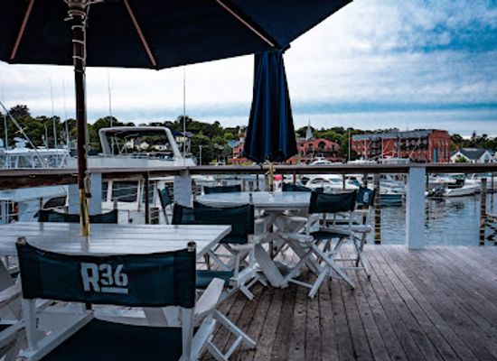 connecticut/mystic-seaport/restaurant/red-36