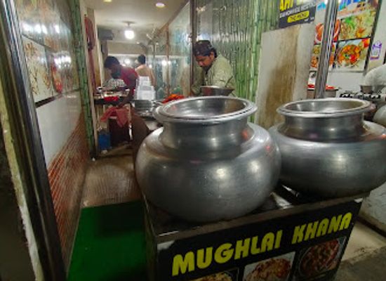 india/guwahati/fancy-bazaar/restaurant/mughlai-khana