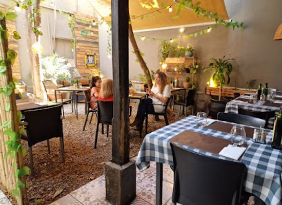 argentina/mendoza/restaurant/carolino-cocina-de-estacion