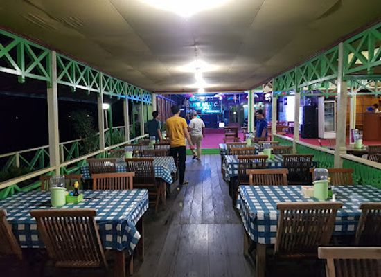 indonesia/east-kalimantan/restaurant/rumah-makan-anjungan-indah