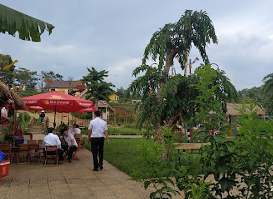 vietnam/central-highlands/restaurant/trang-trai-am-thuc-huou-sao