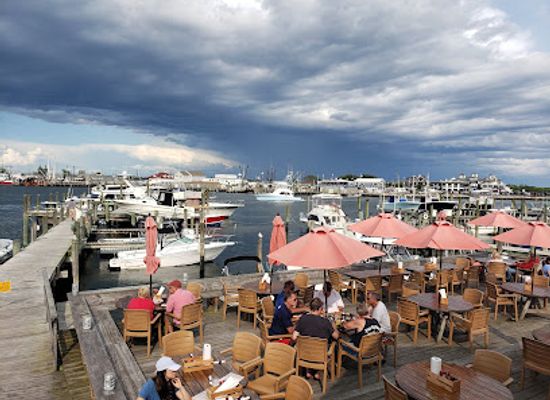 rhode-island/narragansett-beach/restaurant/jim-s-dock
