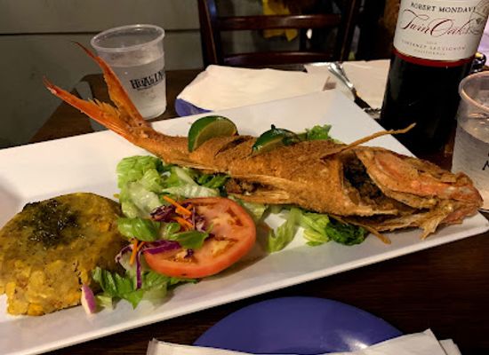 puerto-rico/greater-antilles/restaurant/la-cueva-del-mar-calle-loiza