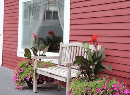 vermont/caledonia-county/restaurant/essex-house-and-tavern