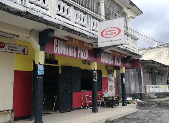 comoros/mbude/restaurant/comores-pizza