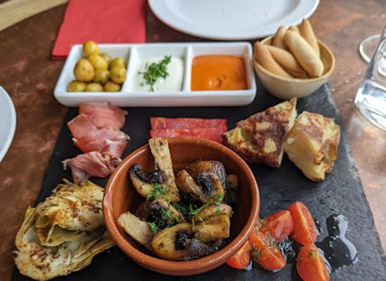 united-kingdom/warwickshire/restaurant/tasca-dali