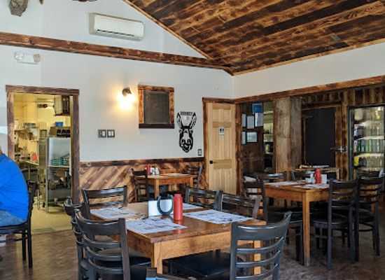 vermont/northeast-kingdom/restaurant/wheel-inn