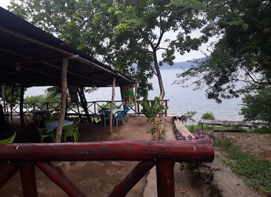 nicaragua/apoyo-lagoon/restaurant/montes-verde-restaurante