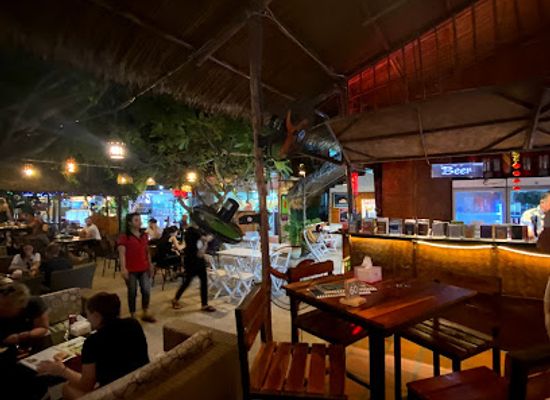 vietnam/phan-thiet/restaurant/surfing-bird-s-wok