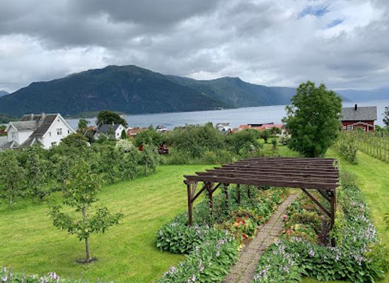 norway/sogn-og-fjordane/restaurant/ciderhuset-cidersmaking-restaurant-butikk
