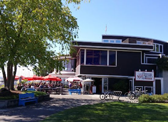 washington/puget-sound/restaurant/maggie-bluffs