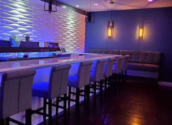 the-bahamas/grand-bahama/restaurant/cocktails-on-the-bay