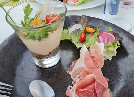 france/camargue/restaurant/la-table-du-9