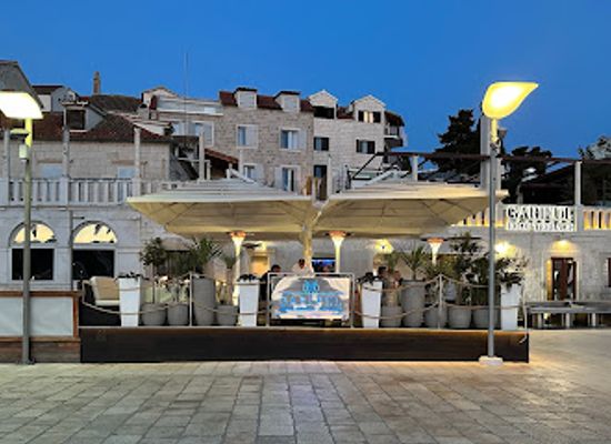 croatia/hvar-island/restaurant/gariful
