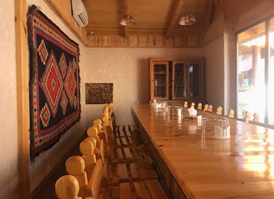 armenia/vayots-dzor/restaurant/full-tray-areni